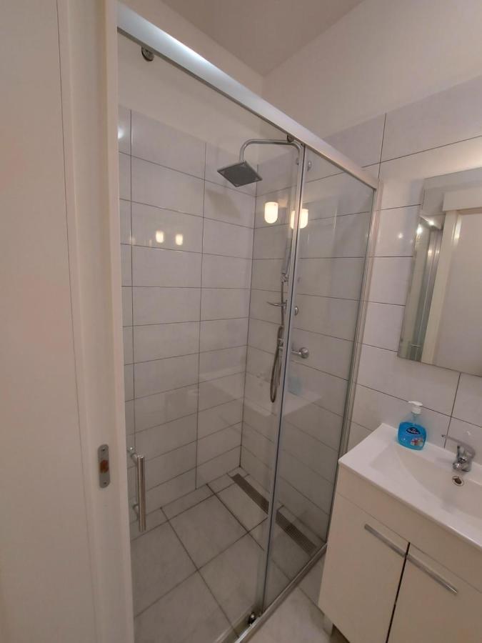 Studio Apartments Ana & Mia Vis Kültér fotó